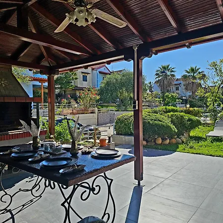 House Near The Sea Vakantiehuis *